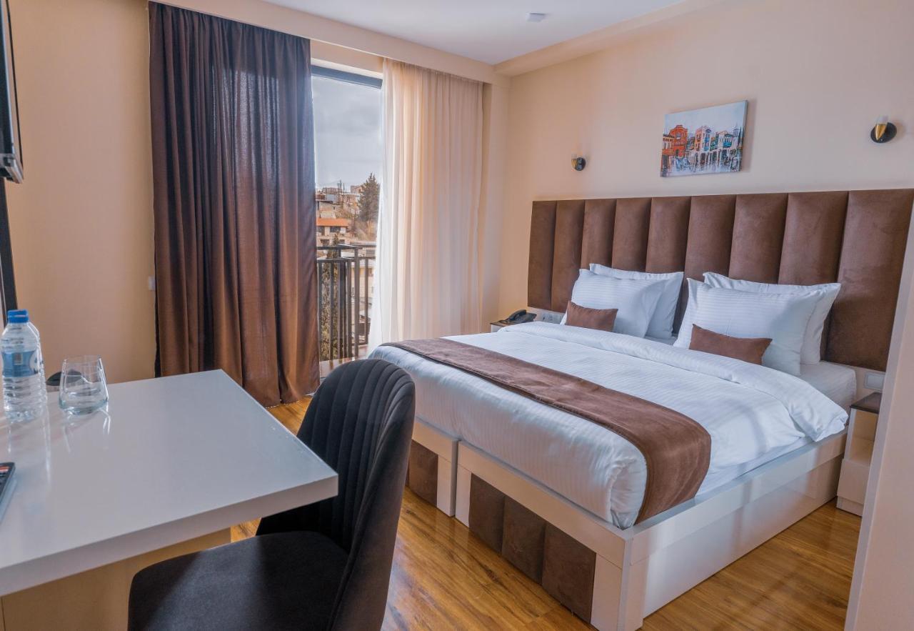 Hotel Residence Plaza Tbilisi Bagian luar foto